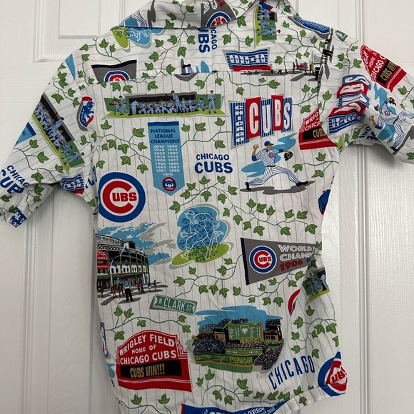 Cubs Hawaiian shirt, boys size L - Picture 2 of 4